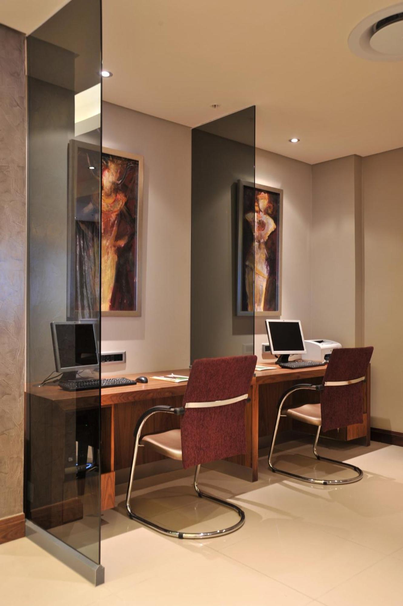 Holiday Inn Johannesburg-Rosebank, an IHG Hotel Bagian luar foto